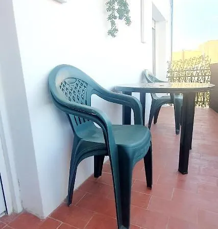 Apartment Acogedor Cerca De La Playa Y Puerto.